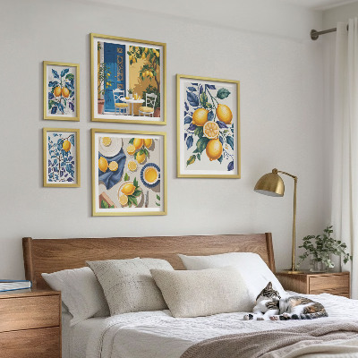 Parede galeria de quadros Cozinha provençal cítrica