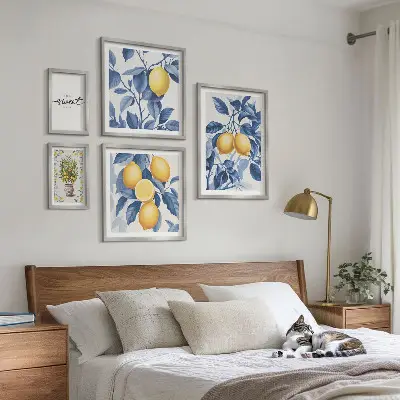 Conjunto de 5 quadros com moldura com detalhes rústicos em limão