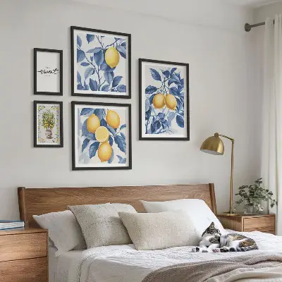 Conjunto de 5 quadros com moldura com detalhes rústicos em limão