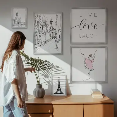 Conjunto de 5 quadros com moldura com estampas de inspirações parisienses elegantes