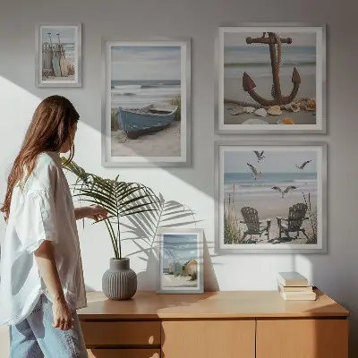 Galeria de parede tema de ambiente à beira-mar com foco em relaxamento e praia