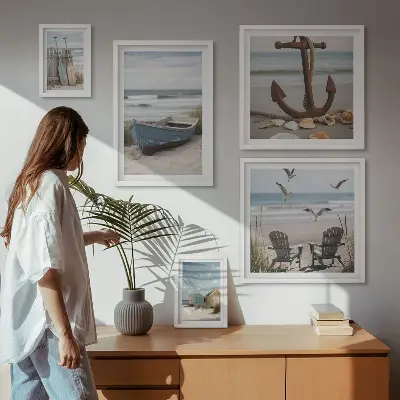 Galeria de parede tema de ambiente à beira-mar com foco em relaxamento e praia