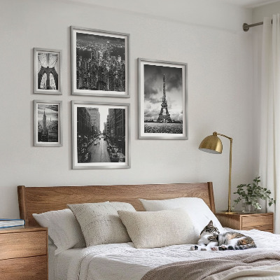 Parede galeria de quadros ícones arquitetônicos em preto e branco