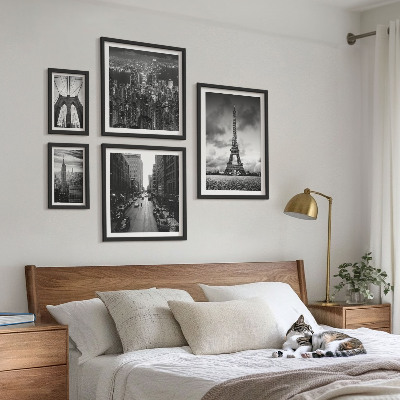 Parede galeria de quadros ícones arquitetônicos em preto e branco