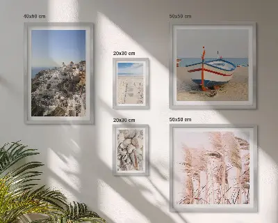 Galeria de quadros para parede com paisagens de praias e edifícios brancos