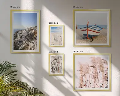 Galeria de quadros para parede com paisagens de praias e edifícios brancos