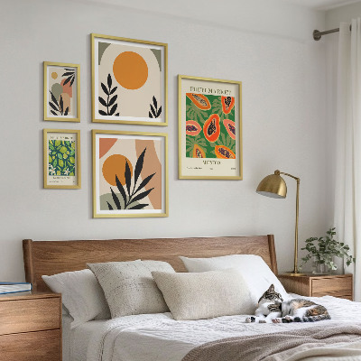 Parede galeria de quadros motivos retrô de frutas tropicais