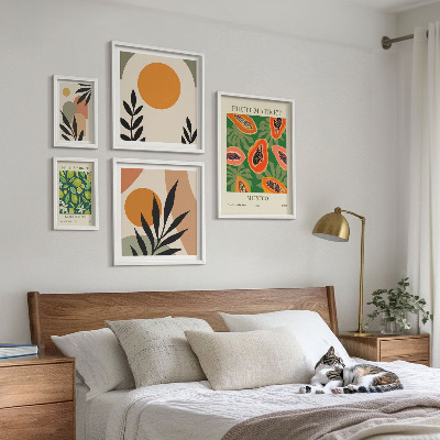 Parede galeria de quadros motivos retrô de frutas tropicais