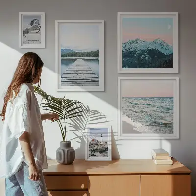 Galeria de parede com decoração de paisagens naturais