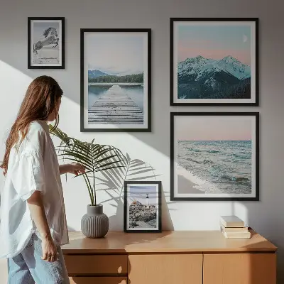 Galeria de parede com decoração de paisagens naturais