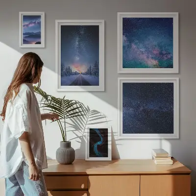 Conjunto de 5 quadros decorativos com paisagens noturnas cósmicas