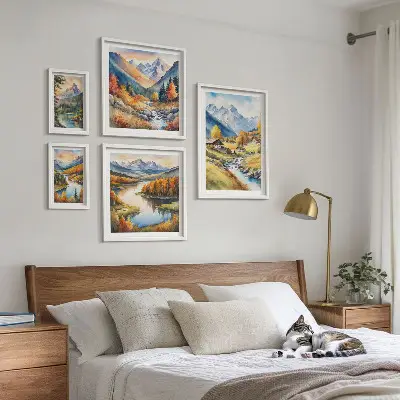 Galeria de parede com paisagens de montanhas, rios e florestas