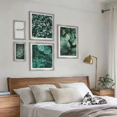 Conjunto de 5 quadros decorativos com estampas de folhas verdes modernas