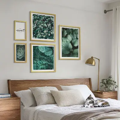 Conjunto de 5 quadros decorativos com estampas de folhas verdes modernas