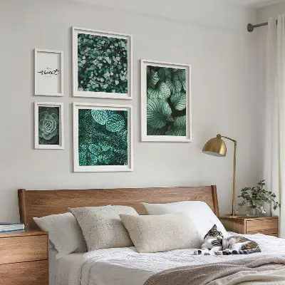 Conjunto de 5 quadros decorativos com estampas de folhas verdes modernas