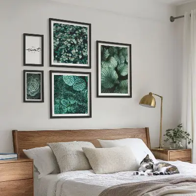 Conjunto de 5 quadros decorativos com estampas de folhas verdes modernas