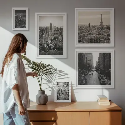 Conjunto de 5 quadros com moldura com panoramas urbanos das capitais europeias