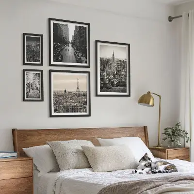 Conjunto de 5 quadros com moldura com panoramas urbanos das capitais europeias