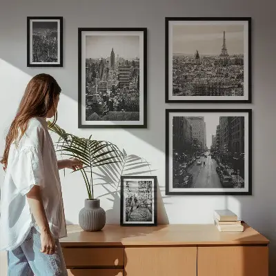 Conjunto de 5 quadros com moldura com panoramas urbanos das capitais europeias