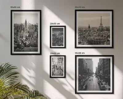 Conjunto de 5 quadros com moldura com panoramas urbanos das capitais europeias