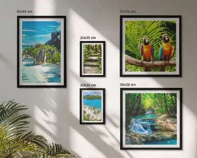 Conjunto de 5 quadros decorativos com paisagens tropicais, pássaros e cachoeiras
