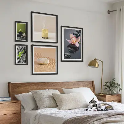 Conjunto de 5 quadros com moldura com estampa de pedras zen relaxantes e orquídeas