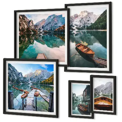 Conjunto de 5 quadros decorativos com barcos de madeira em lagos tranquilos