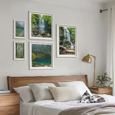 Conjunto de 5 quadros decorativos com paisagens de cachoeiras e florestas
