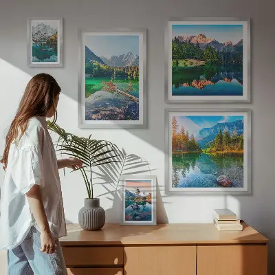 Conjunto de 5 quadros com moldura com paisagens de montanhas, lagos e florestas