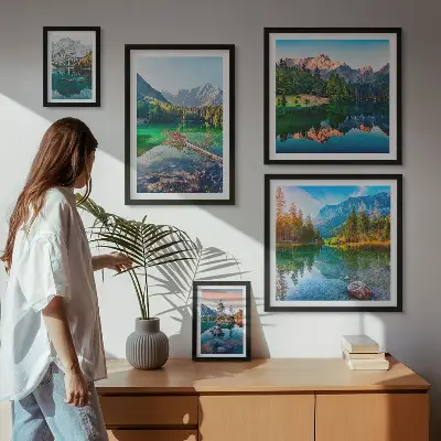 Conjunto de 5 quadros com moldura com paisagens de montanhas, lagos e florestas