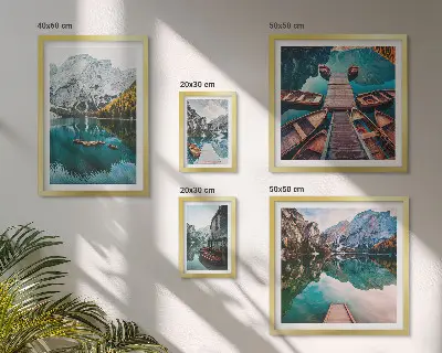 Conjunto de 5 quadros decorativos com imagem de barcos de madeira em lagos de montanha