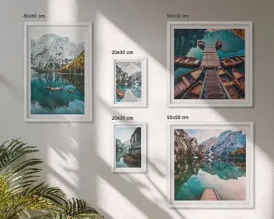 Conjunto de 5 quadros decorativos com imagem de barcos de madeira em lagos de montanha