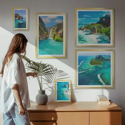 Conjunto de 5 quadros decorativos com temática de cachoeiras e praias tropicais