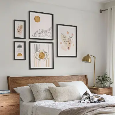 Galeria de quadros para parede com estampas de plantas minimalistas estilosas