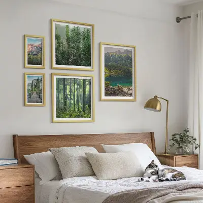 Conjunto de 5 quadros decorativos com paisagens de montanhas e florestas