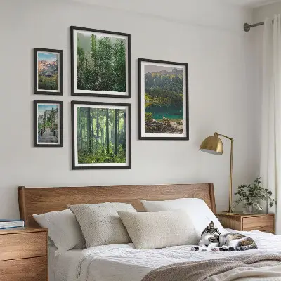 Conjunto de 5 quadros decorativos com paisagens de montanhas e florestas