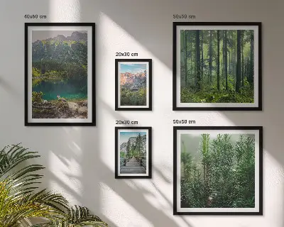 Conjunto de 5 quadros decorativos com paisagens de montanhas e florestas