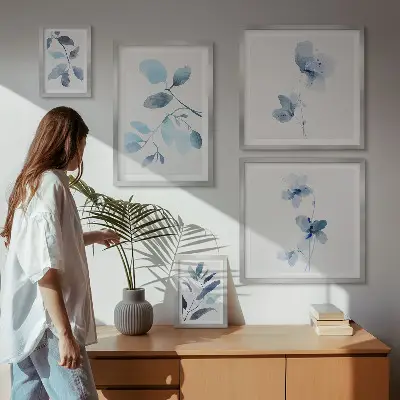 Conjunto de 5 quadros decorativos com detalhes de plantas em azul