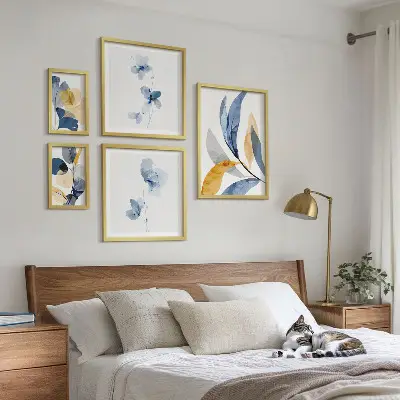 Conjunto de 5 quadros com moldura motivos vegetais em tons pastel para interiores