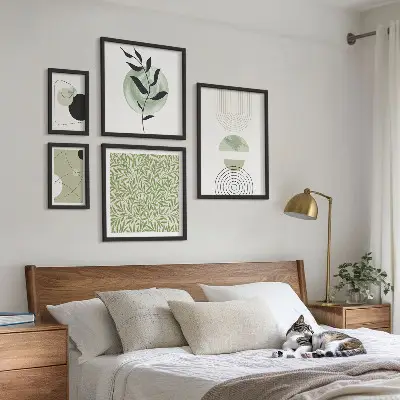 Galeria de parede com plantas geométricas abstratas