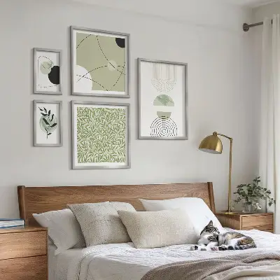 Galeria de quadros para parede com formas abstratas de plantas