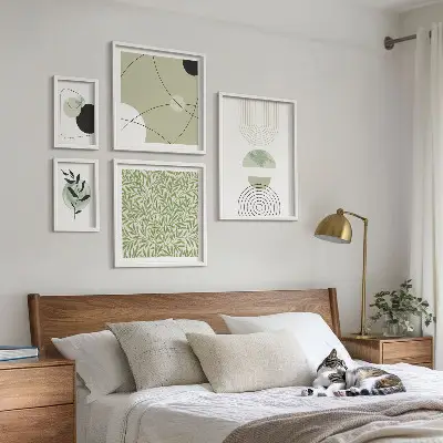Galeria de quadros para parede com formas abstratas de plantas