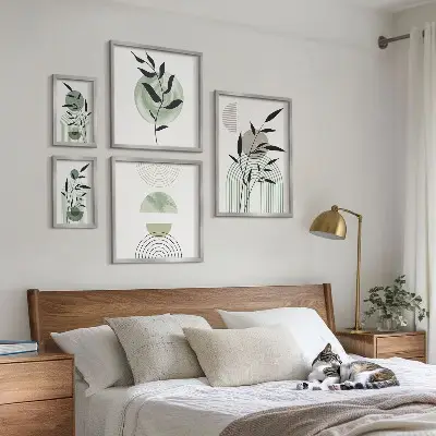 Conjunto de 5 quadros com moldura com estampas de plantas estilizadas