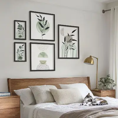 Conjunto de 5 quadros com moldura com estampas de plantas estilizadas