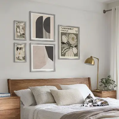 Conjunto de 5 quadros com moldura de arranjos florais elegantes