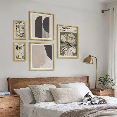 Conjunto de 5 quadros com moldura de arranjos florais elegantes