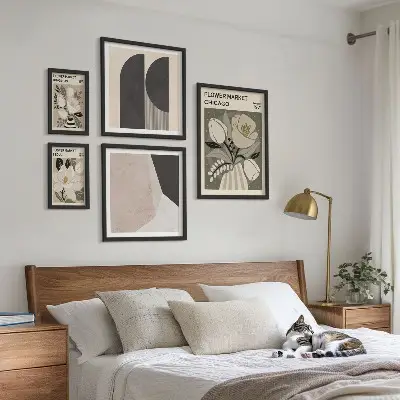 Conjunto de 5 quadros com moldura de arranjos florais elegantes