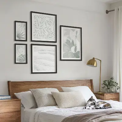Conjunto de 5 quadros decorativos com motivos de vegetação