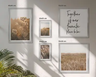 Galeria de parede com provérbios sobre paisagens naturais e flores