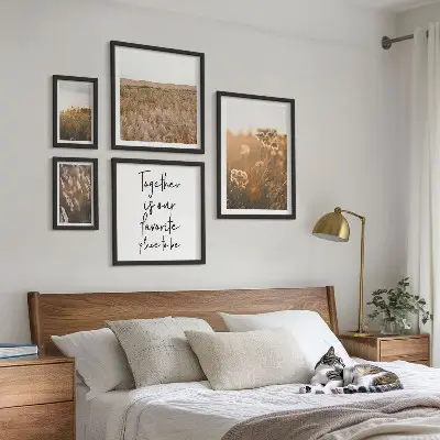 Galeria de parede com provérbios sobre paisagens naturais e flores